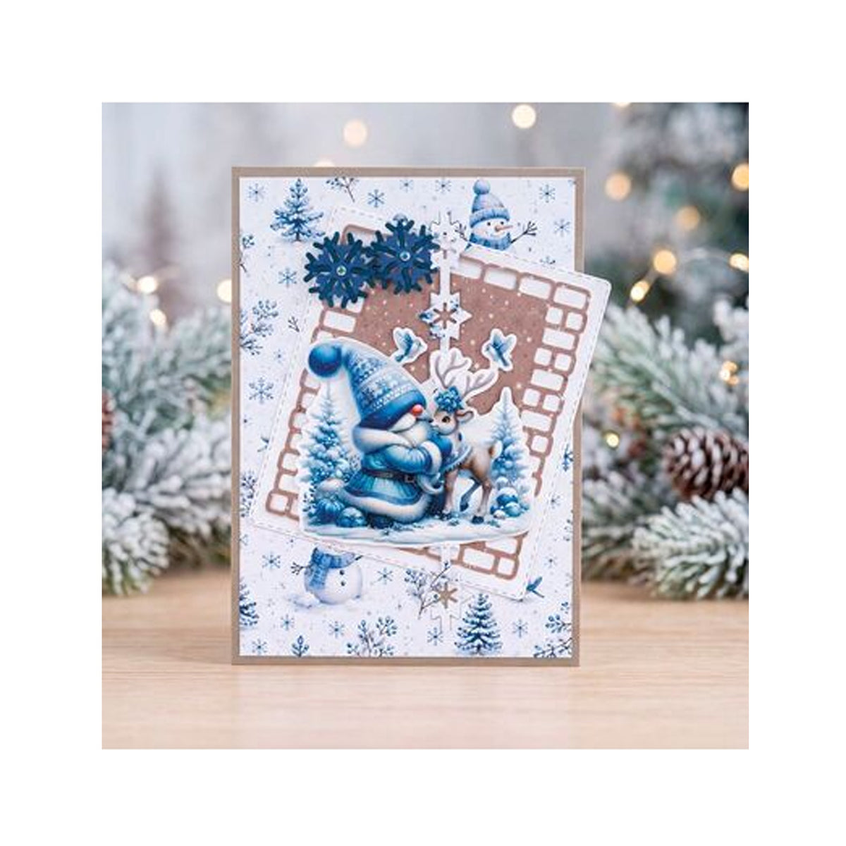Find It Trading Berrie's Beauties Winter Gnome Wonders 3D-knipvel Frosty Friends (CD12546) op A4-formaat met blauw-witte gnoems, sneeuwpoppen en hertjes in de sneeuw.