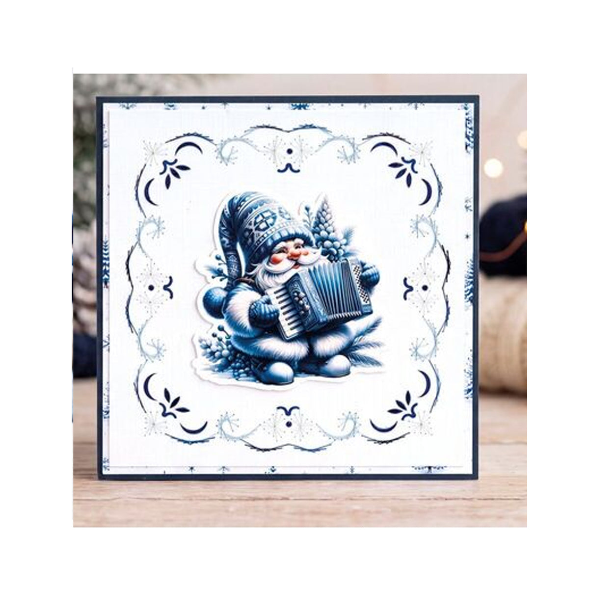 Find It Trading Berrie's Beauties Winter Gnome Wonders 3D-knipvel Frozen Harmonies (CD12548) op A4-formaat met ijsblauwe gnoems die trommel, accordeon en fluit spelen.