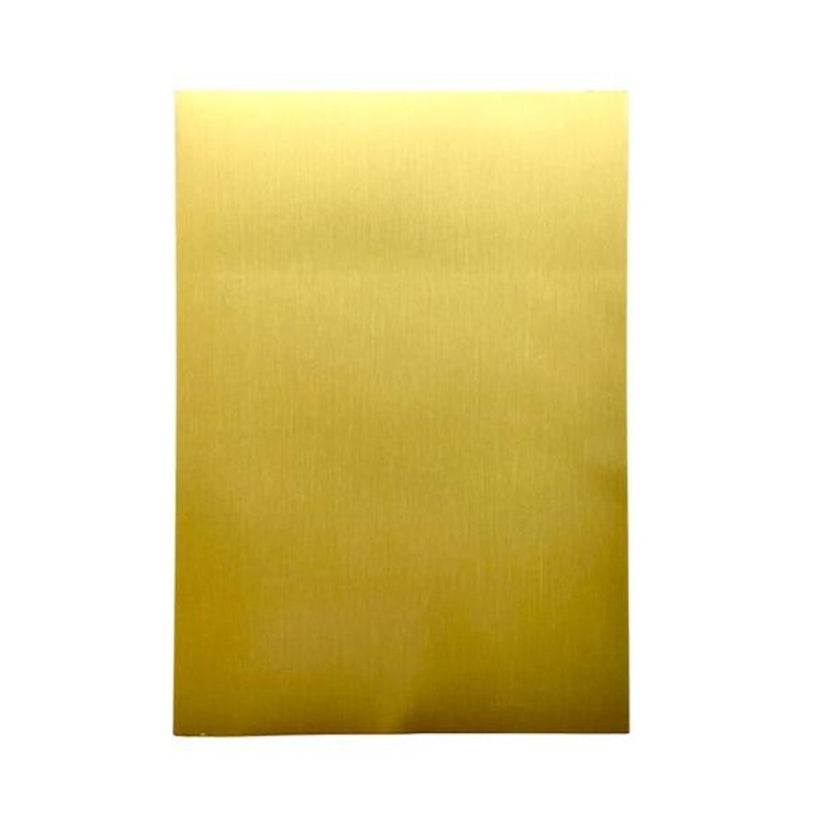PFSS004 Mirror card matt Honey gold van paper favourites. Dit is metallic papier voor hobby