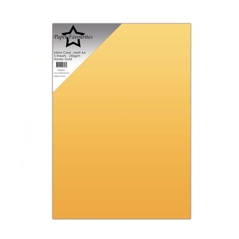 PFSS004 Mirror card matt Honey gold van paper favourites. Dit is metallic papier voor hobby