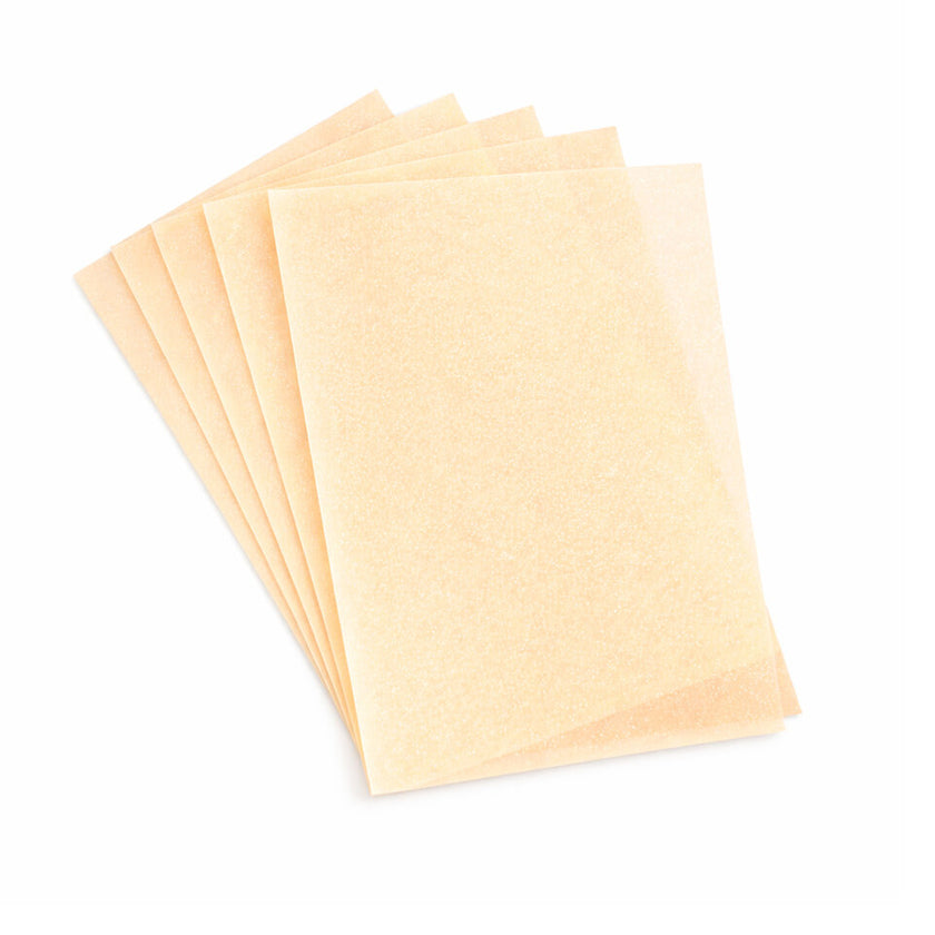 PFSS913 Vellum Pastel Gold van paper favourites. Dit is semi transparant papier.