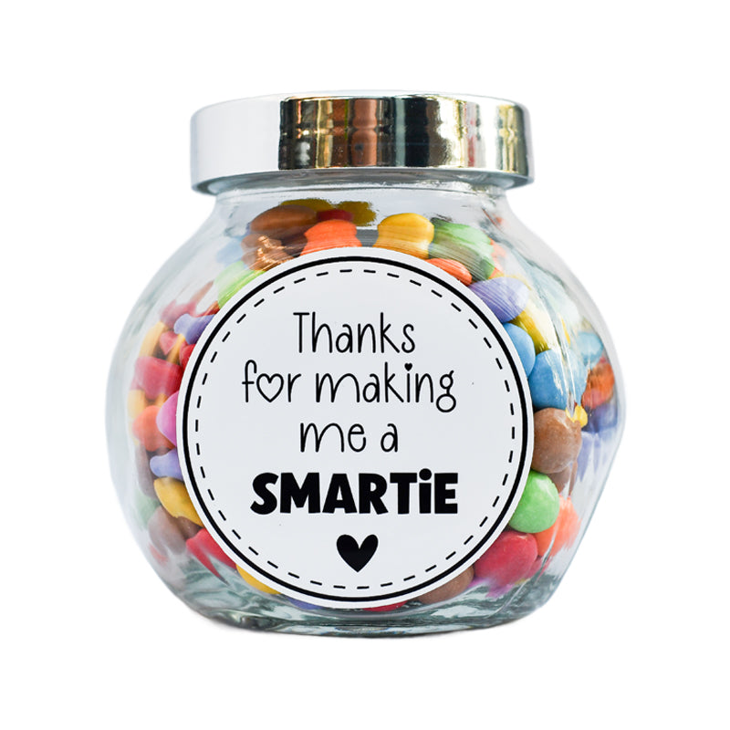 potjes met tekst thanks for making me a smartie. Heel leuk om te geven als bedankje voor de juf