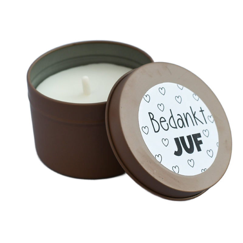 Deze geurkaarsjes in blik zijn verkrijgbaar in meerdere kleuren en kunnen gepersonaliseerd worden. Heel leuk als juffen cadeau