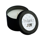 Deze geurkaarsjes in blik zijn verkrijgbaar in meerdere kleuren en kunnen gepersonaliseerd worden. Heel leuk als juffen cadeau