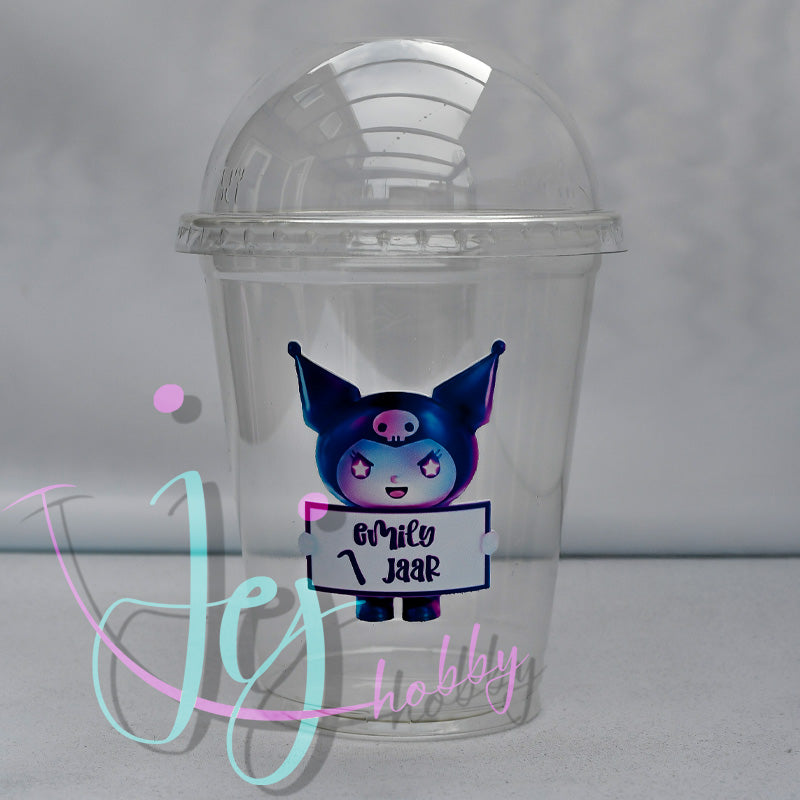 gepersonaliseerde kuromi traktatie beker met deskel.